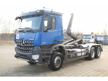 Hákový nosič kontajnerov MERCEDES-BENZ Arocs 2645