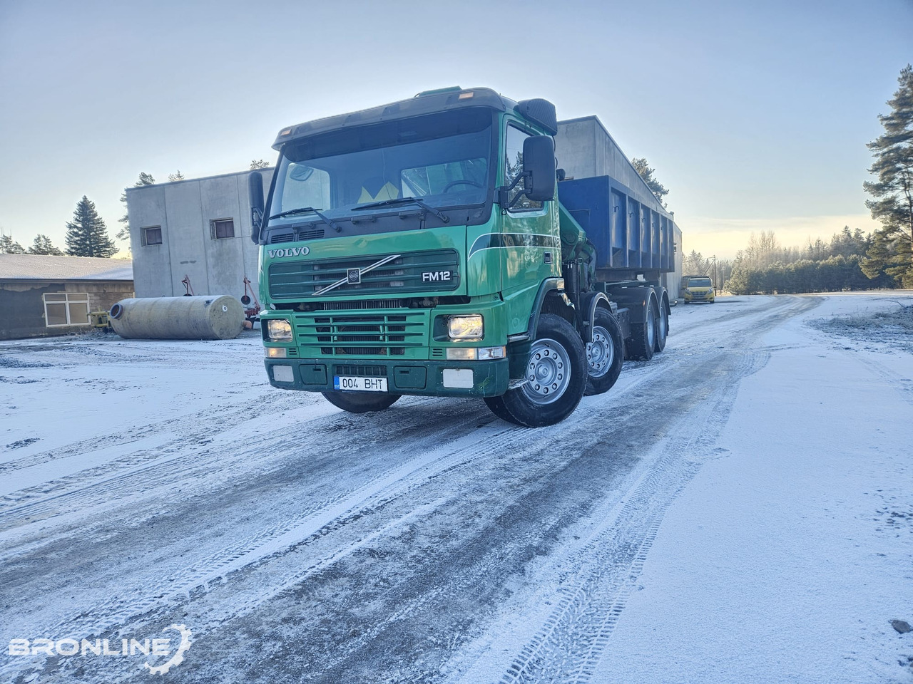 2002 Volvo FM12 8x4 Cable lift + Crane HMF - Nákladne vozidlo - káblový systém, Auto s hydraulickou rukou: obrázok 3 2002 Volvo FM12 8x4 Cable lift + Crane HMF - Nákladne vozidlo - káblový systém, Auto s hydraulickou rukou: obrázok 3
