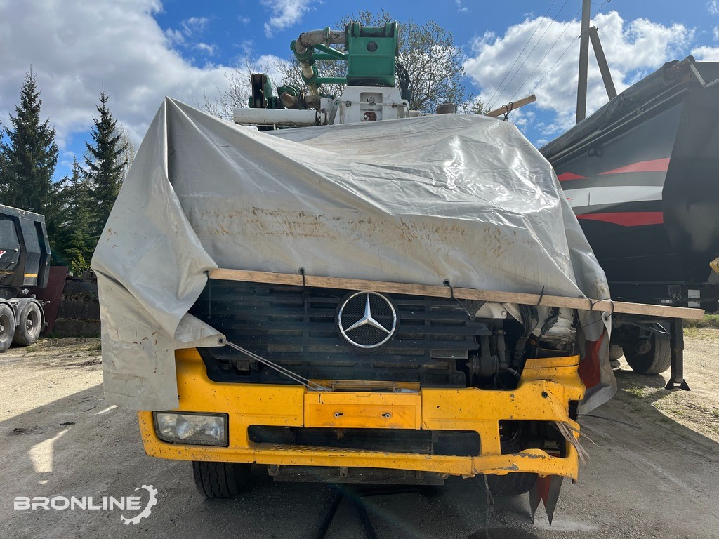 2003 MERCEDES-BENZ ACTROS 3240B 8X4/4 Mixer - Domiešavač: obrázok 4 2003 MERCEDES-BENZ ACTROS 3240B 8X4/4 Mixer - Domiešavač: obrázok 4