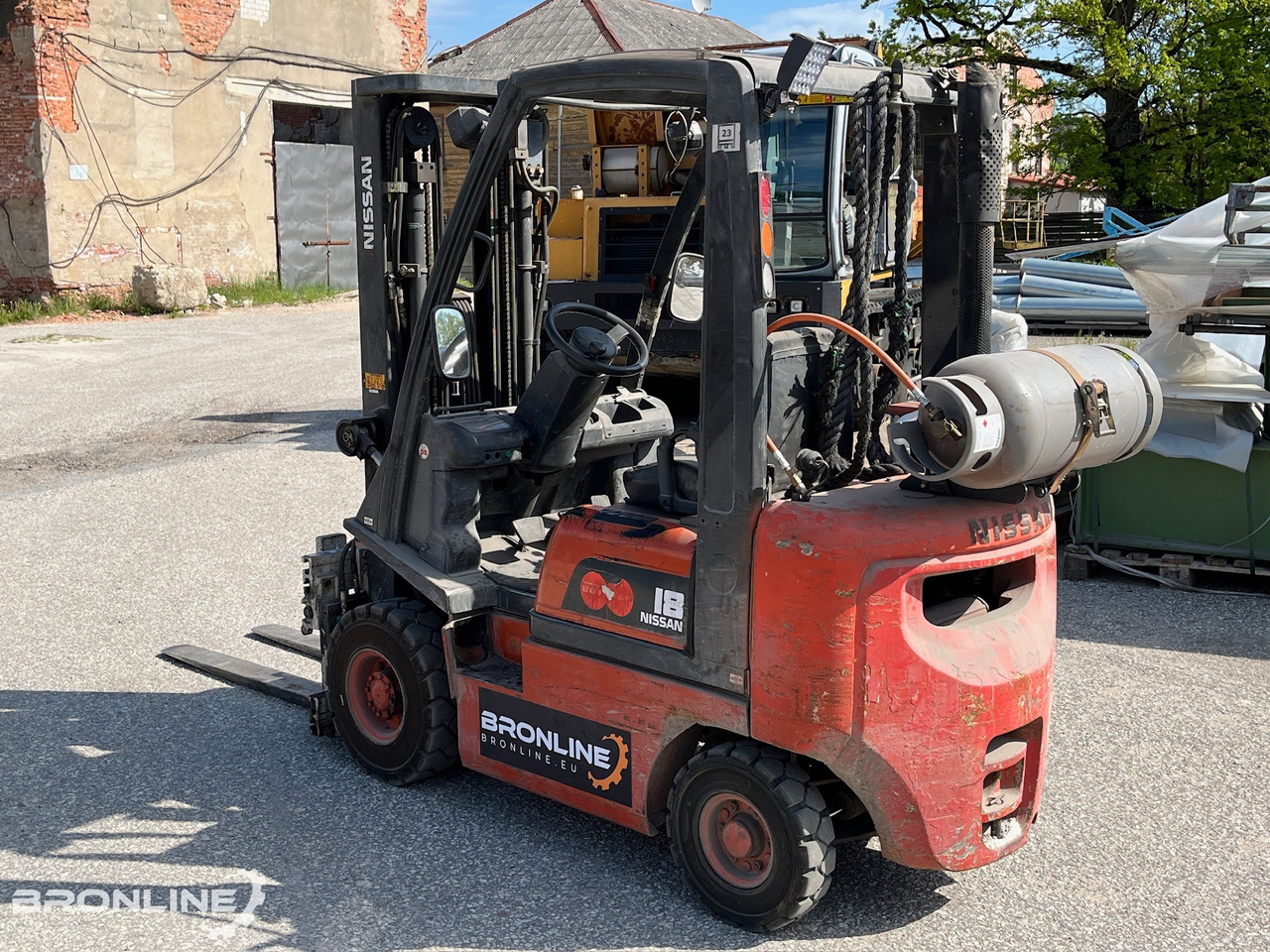 2004 Nissan PD01A18PO kahveltõstuk - Plynový vysokozdvižný vozík: obrázok 2 2004 Nissan PD01A18PO kahveltõstuk - Plynový vysokozdvižný vozík: obrázok 2