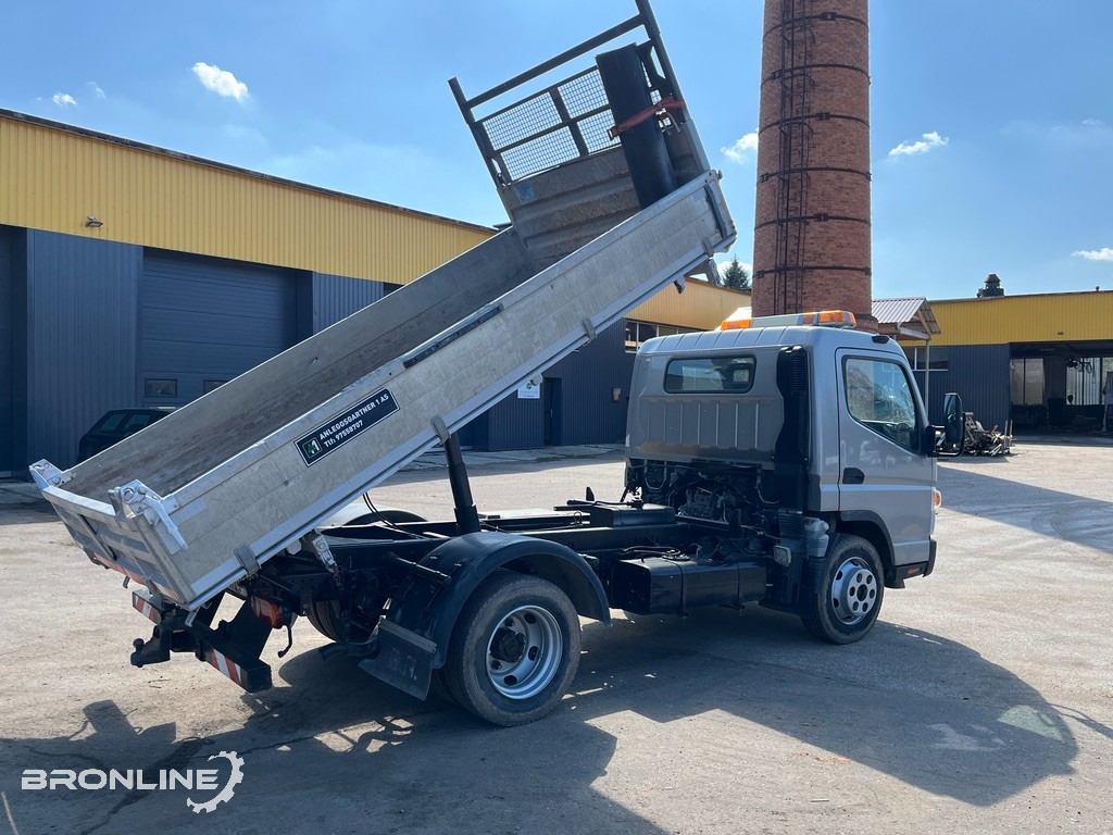 2013 Mitsubishi Fuso Canter 7C15 Tipper - Sklápač: obrázok 4 2013 Mitsubishi Fuso Canter 7C15 Tipper - Sklápač: obrázok 4