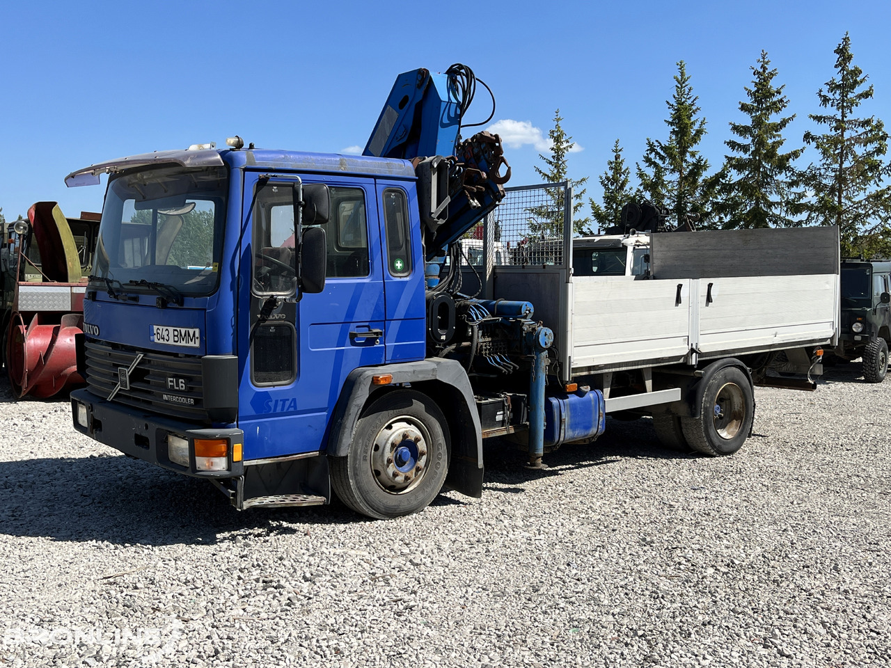 VOLVO FL611 + Palfinger PK 8200 - Valníkový/ Plošinový nákladný automobil, Auto s hydraulickou rukou: obrázok 1 VOLVO FL611 + Palfinger PK 8200 - Valníkový/ Plošinový nákladný automobil, Auto s hydraulickou rukou: obrázok 1