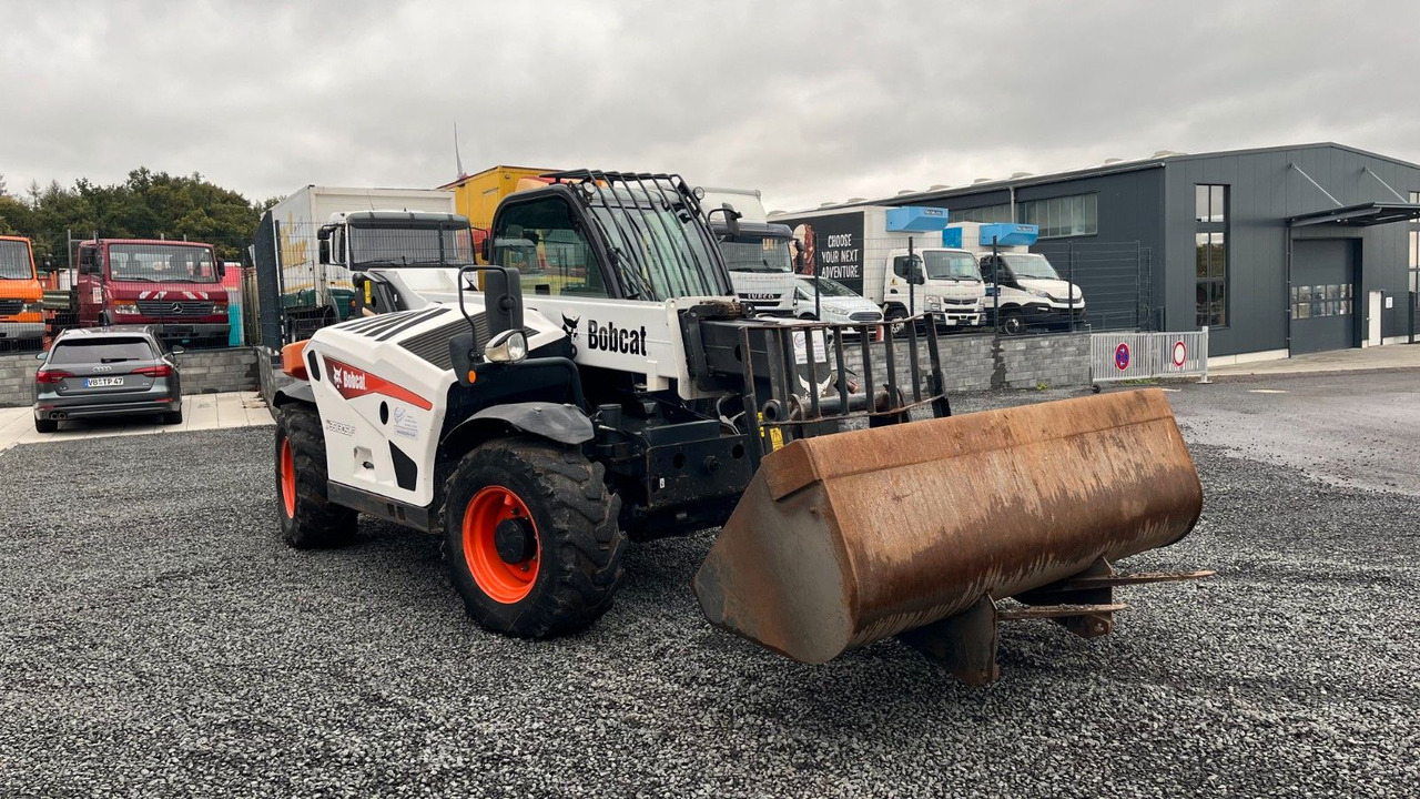 Bobcat T35.105LB Teleskoplader 7600 Kg Gabel Schaufel - Manipulačná technika: obrázok 3 Bobcat T35.105LB Teleskoplader 7600 Kg Gabel Schaufel - Manipulačná technika: obrázok 3