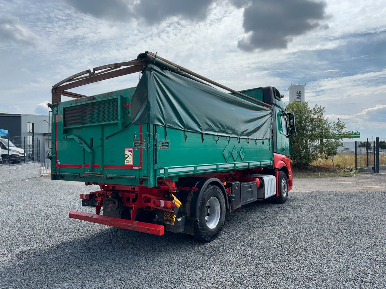 Sklápač Mercedes-Benz Actros 1842 Kipper Dreiseitenkipper: obrázok 9
