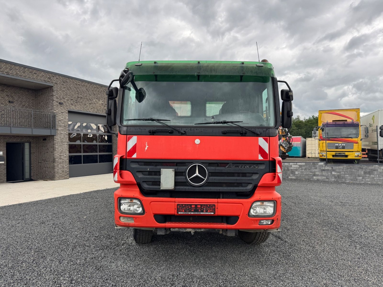 Mercedes-Benz Actros 3244 Dreiseitenkipper Meiller Bordm 8x4 - Sklápač: obrázok 4 Mercedes-Benz Actros 3244 Dreiseitenkipper Meiller Bordm 8x4 - Sklápač: obrázok 4