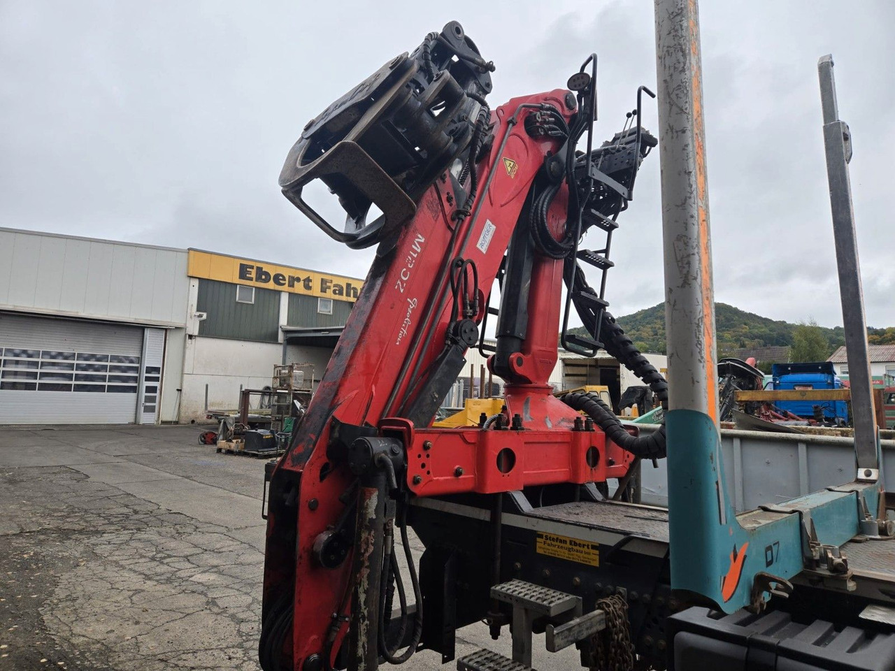 Mercedes-Benz Arocs 2651 Holztransporter Blatt Blatt Kran - Nákladné vozidlo na prepravu dreva, Auto s hydraulickou rukou: obrázok 5 Mercedes-Benz Arocs 2651 Holztransporter Blatt Blatt Kran - Nákladné vozidlo na prepravu dreva, Auto s hydraulickou rukou: obrázok 5