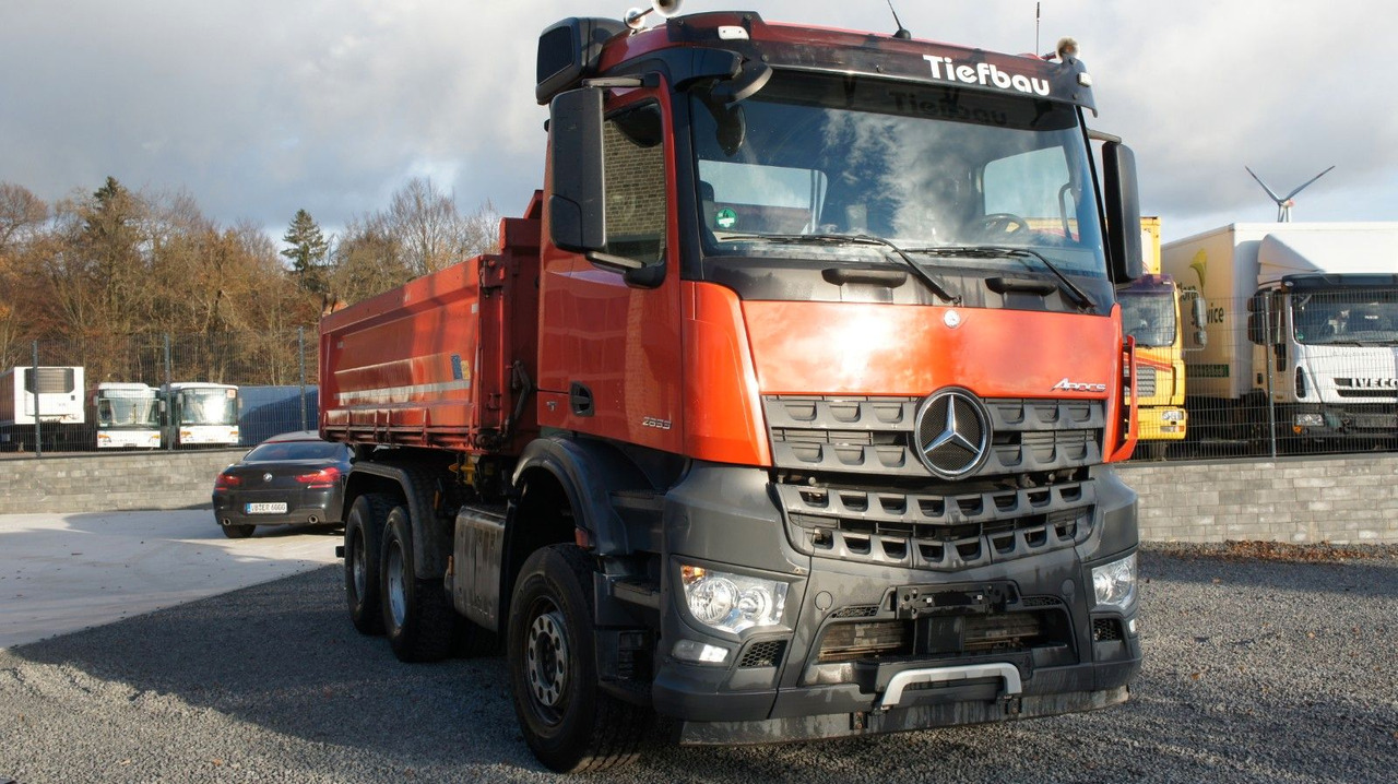 Mercedes-Benz Arocs 2653 Dreiseitenkipper Meiller Bordmatik - Sklápač: obrázok 3 Mercedes-Benz Arocs 2653 Dreiseitenkipper Meiller Bordmatik - Sklápač: obrázok 3