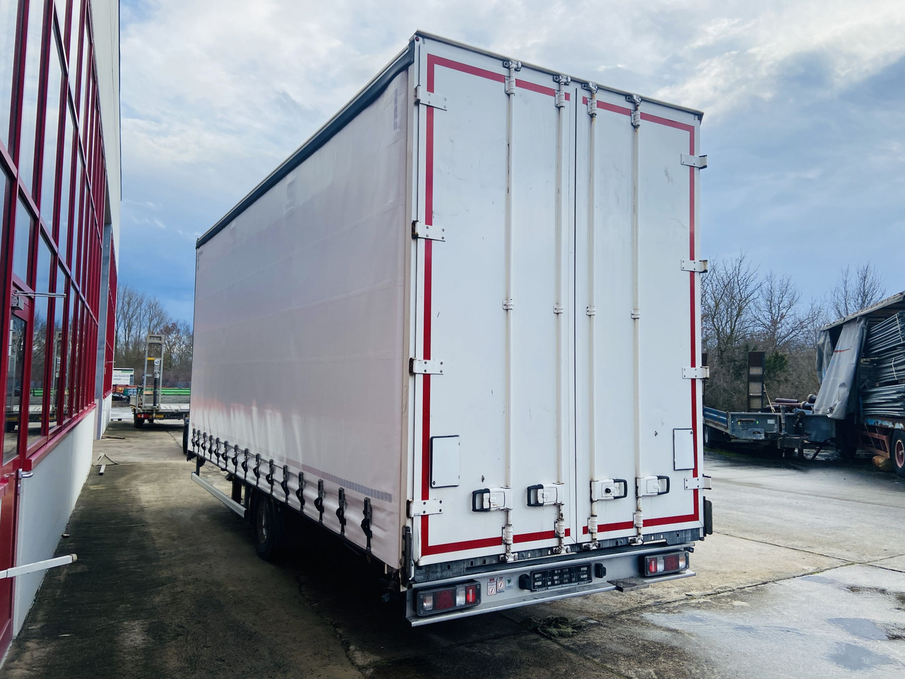 Ackermann Z-KA-F10.5/7,6 1 Achs Planenanhänger 10,5 t GG - Príves skriňové: obrázok 4 Ackermann Z-KA-F10.5/7,6 1 Achs Planenanhänger 10,5 t GG - Príves skriňové: obrázok 4