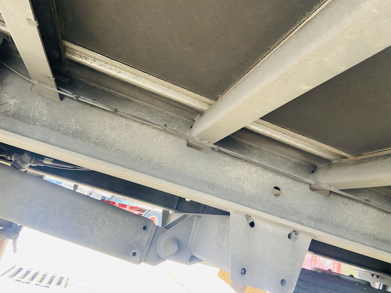 Ackermann Z-KA-F10.5/7,6 1 Achs Planenanhänger 10,5 t GG - Príves skriňové: obrázok 3 Ackermann Z-KA-F10.5/7,6 1 Achs Planenanhänger 10,5 t GG - Príves skriňové: obrázok 3