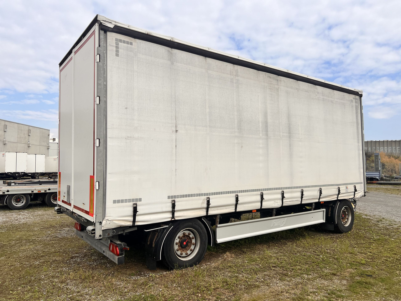 Fliegl ZPS180 2 Achs Jumbo- Planen, Mega, durchladbar - Plachtový príves: obrázok 4 Fliegl ZPS180 2 Achs Jumbo- Planen, Mega, durchladbar - Plachtový príves: obrázok 4