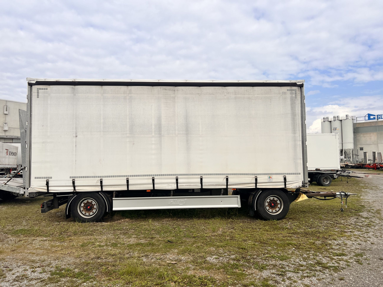 Fliegl ZPS180 2 Achs Jumbo- Planen, Mega, durchladbar - Plachtový príves: obrázok 1 Fliegl ZPS180 2 Achs Jumbo- Planen, Mega, durchladbar - Plachtový príves: obrázok 1