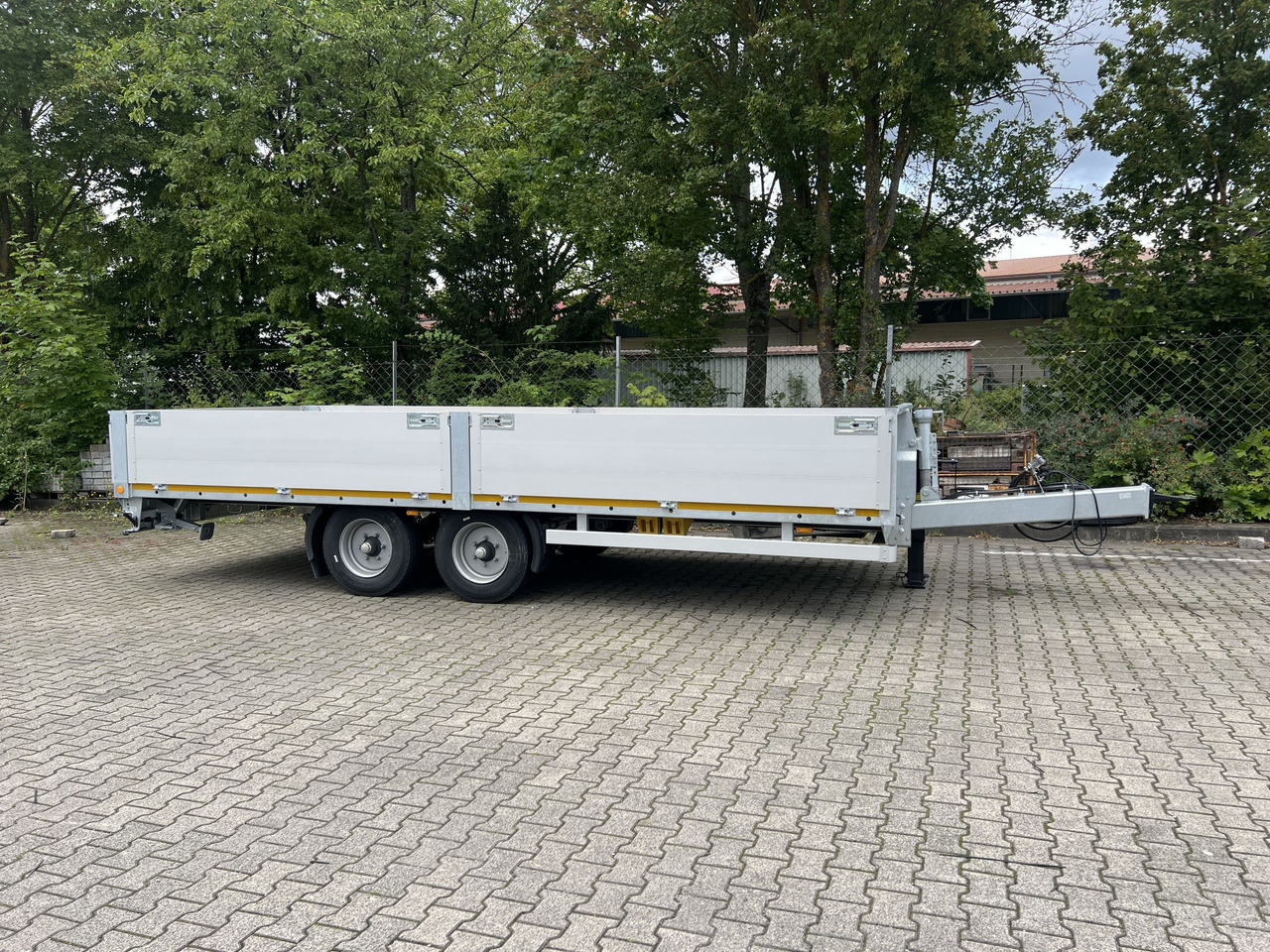 Möslein THT 11- G 7,2 Tandem- Pritschenanhänger- Tieflader - Plošinový/ Valníkový príves: obrázok 2 Möslein THT 11- G 7,2 Tandem- Pritschenanhänger- Tieflader - Plošinový/ Valníkový príves: obrázok 2