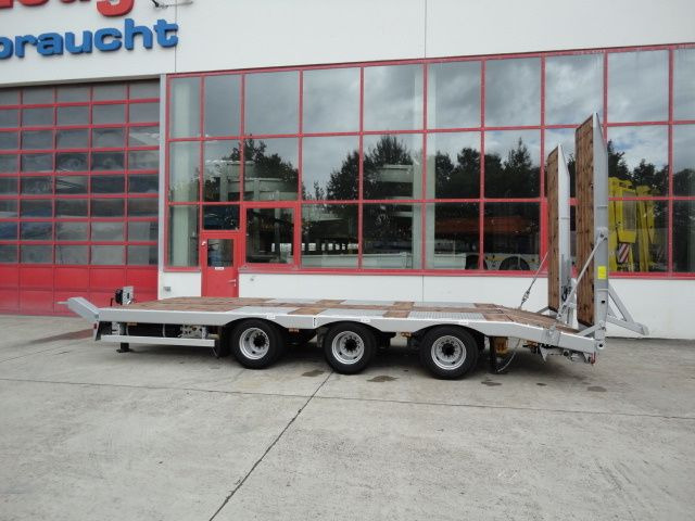 Möslein TT 31 31 t GG Tridem- Tieflader 3 AchsNeufahrzeug - Príves podvalník: obrázok 4 Möslein TT 31 31 t GG Tridem- Tieflader 3 AchsNeufahrzeug - Príves podvalník: obrázok 4