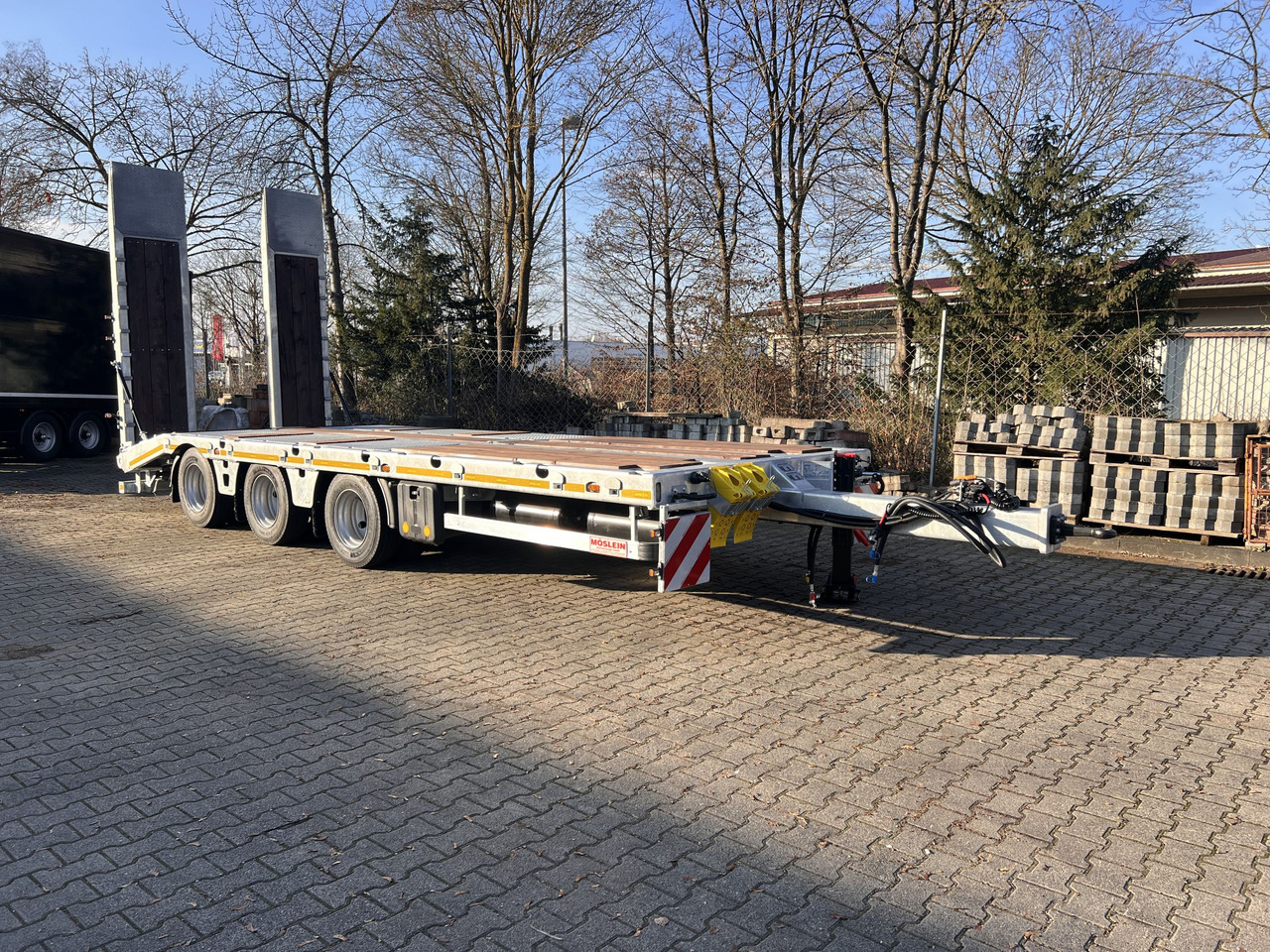 Möslein TT 32 Zugrohr gerade 34 t GG Tridem- Tieflader 3 Achs, gelenktNeufahrzeug - Príves podvalník: obrázok 3 Möslein TT 32 Zugrohr gerade 34 t GG Tridem- Tieflader 3 Achs, gelenktNeufahrzeug - Príves podvalník: obrázok 3