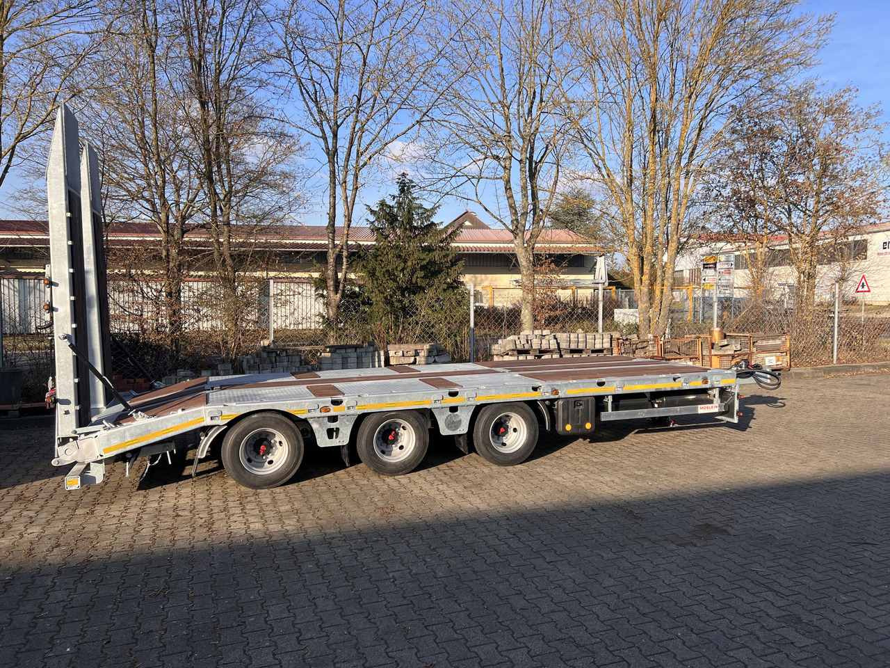 Nový Príves podvalník na prepravu ťažké stroje Möslein TT 34 Zugrohr Gerade 34 t GG Tridem- Tieflader 3 Achs, gelenktNeufahrzeug: obrázok 7 Nový Príves podvalník na prepravu ťažké stroje Möslein TT 34 Zugrohr Gerade 34 t GG Tridem- Tieflader 3 Achs, gelenktNeufahrzeug: obrázok 7