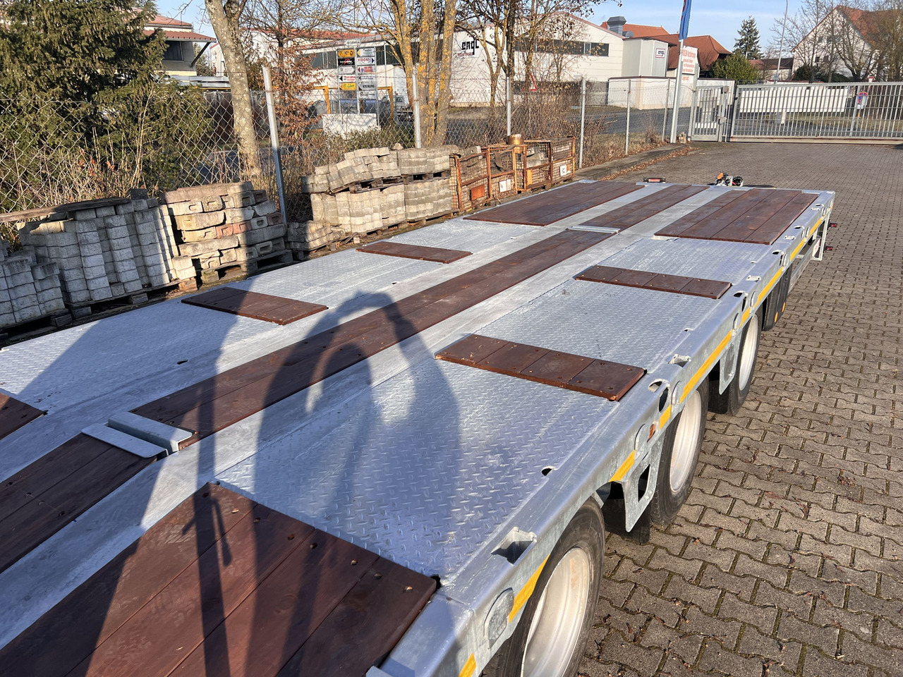 Nový Príves podvalník na prepravu ťažké stroje Möslein TT 34 Zugrohr Gerade 34 t GG Tridem- Tieflader 3 Achs, gelenktNeufahrzeug: obrázok 8 Nový Príves podvalník na prepravu ťažké stroje Möslein TT 34 Zugrohr Gerade 34 t GG Tridem- Tieflader 3 Achs, gelenktNeufahrzeug: obrázok 8