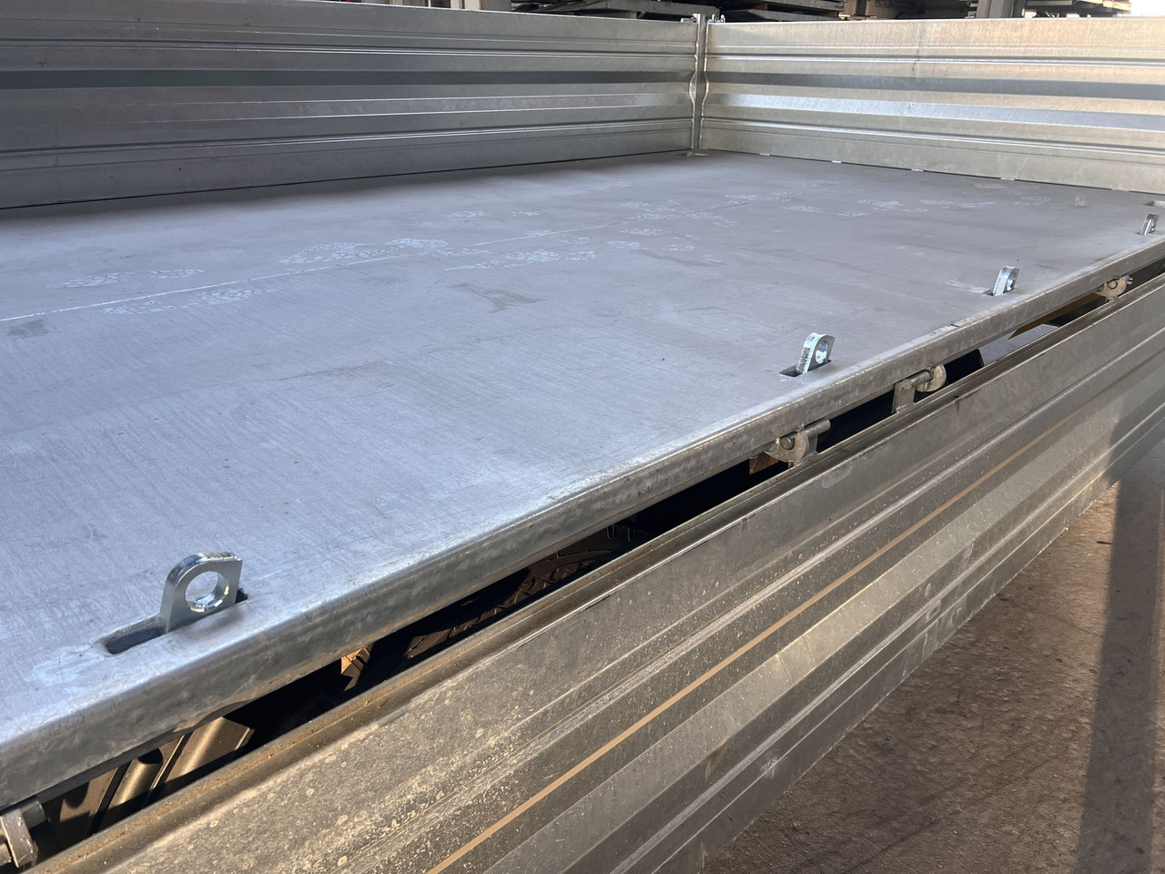 Möslein TTD 19 B neuer 19 t Tandemkipper- Tieflader - Príves sklápěcí: obrázok 2 Möslein TTD 19 B neuer 19 t Tandemkipper- Tieflader - Príves sklápěcí: obrázok 2