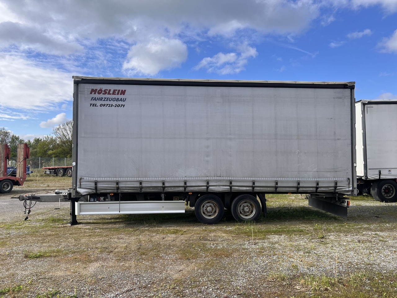 Möslein Tandem- Planenanhänger Durchladen - Plachtové nákladné vozidlo: obrázok 1 Möslein Tandem- Planenanhänger Durchladen - Plachtové nákladné vozidlo: obrázok 1