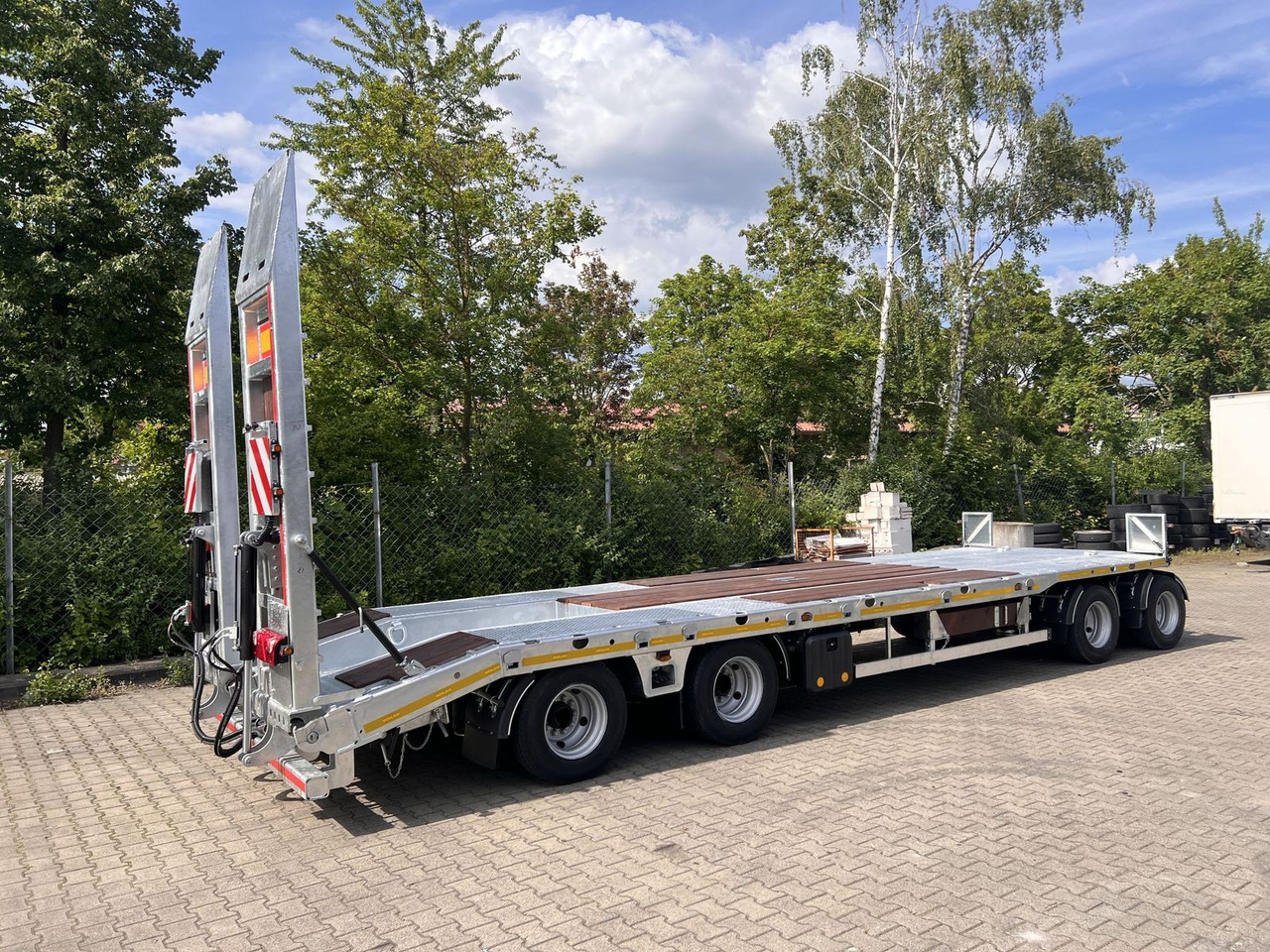 Möslein neuer 4 Achs Tieflader gerade hydraulischen Ram - Príves podvalník: obrázok 4 Möslein neuer 4 Achs Tieflader gerade hydraulischen Ram - Príves podvalník: obrázok 4