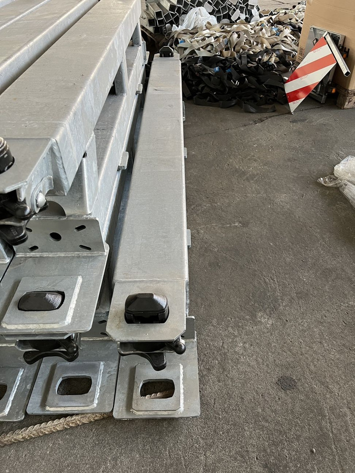 Müller Mitteltal Ausgleichsbock für Satteltieflader incl. Conatinerverschlüssen - Náves podvalník: obrázok 3 Müller Mitteltal Ausgleichsbock für Satteltieflader incl. Conatinerverschlüssen - Náves podvalník: obrázok 3