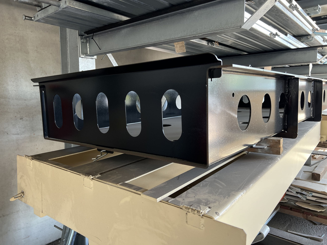 Müller Mitteltal Staufach für Alu- Rampen - Náves podvalník: obrázok 3 Müller Mitteltal Staufach für Alu- Rampen - Náves podvalník: obrázok 3