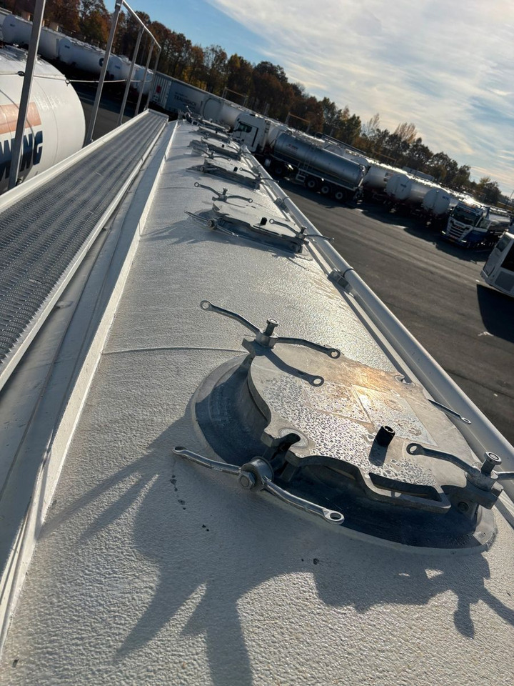 Feldbinder KIP 60.3 E-Hydraulik - Silocisterna: obrázok 5 Feldbinder KIP 60.3 E-Hydraulik - Silocisterna: obrázok 5