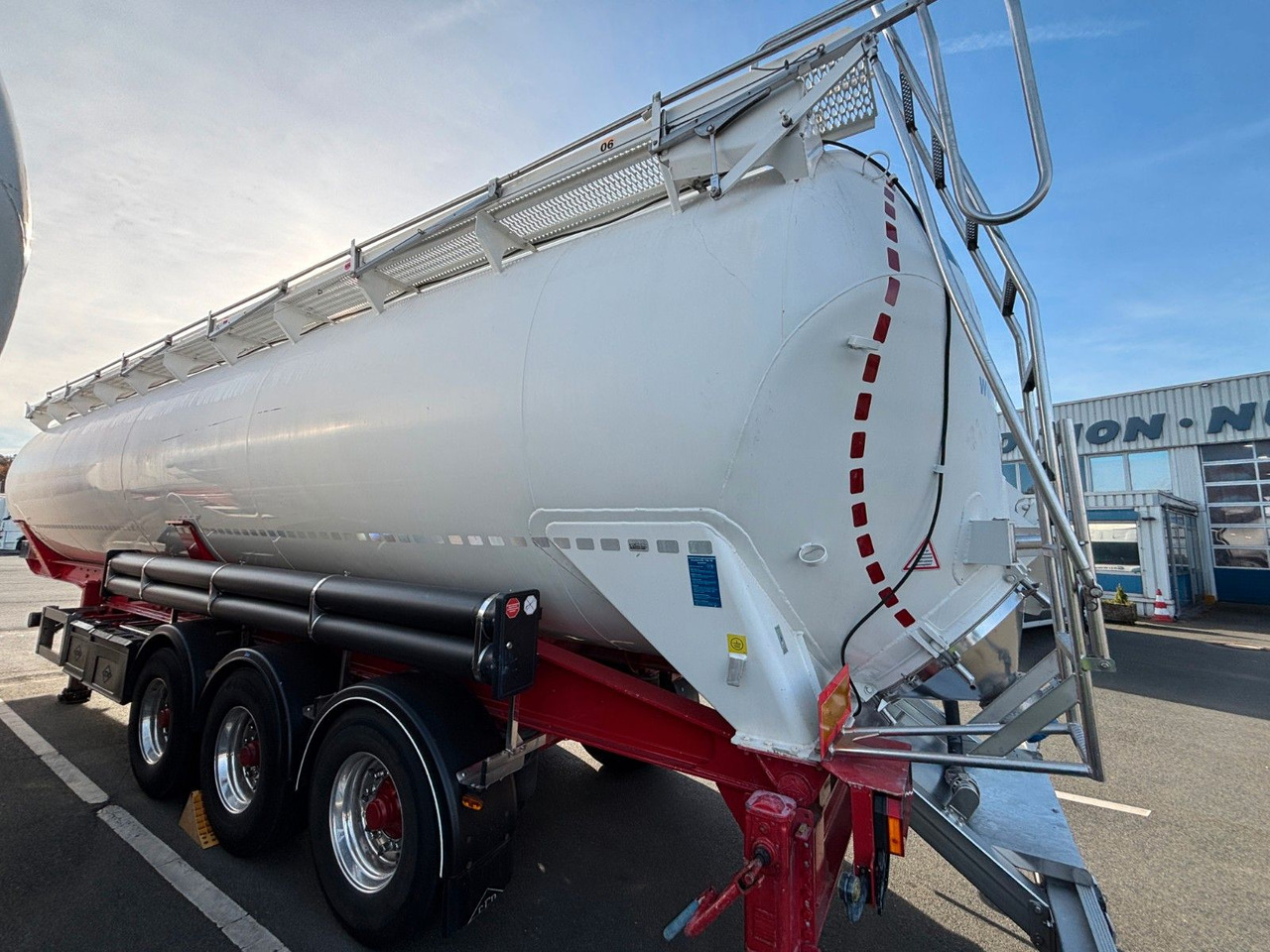 Feldbinder KIP 60.3 E-Hydraulik - Silocisterna: obrázok 3 Feldbinder KIP 60.3 E-Hydraulik - Silocisterna: obrázok 3