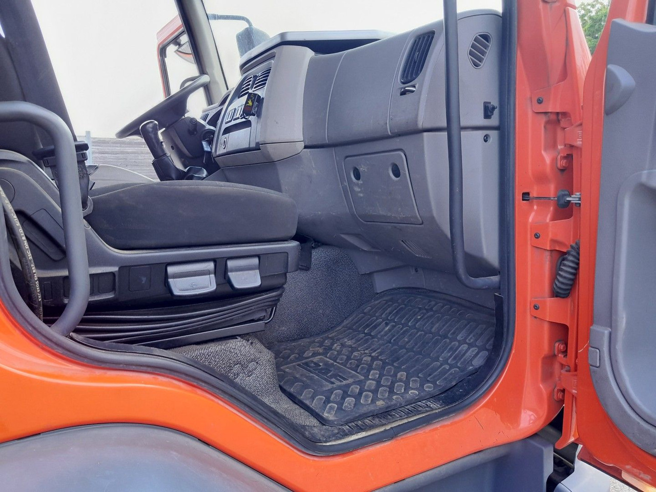 DAF FA LF 320 19t Fassi Kran - Valníkový/ Plošinový nákladný automobil, Auto s hydraulickou rukou: obrázok 5 DAF FA LF 320 19t Fassi Kran - Valníkový/ Plošinový nákladný automobil, Auto s hydraulickou rukou: obrázok 5