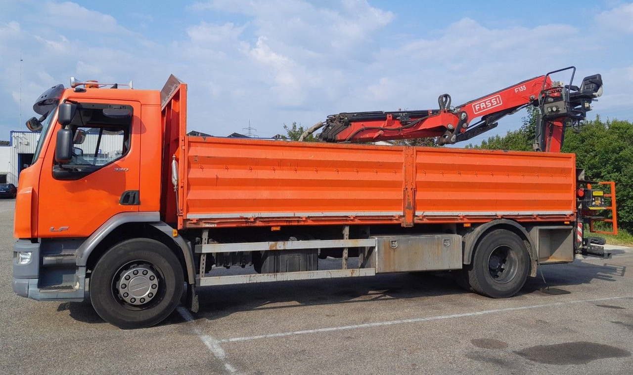 DAF FA LF 320 19t Fassi Kran - Valníkový/ Plošinový nákladný automobil, Auto s hydraulickou rukou: obrázok 2 DAF FA LF 320 19t Fassi Kran - Valníkový/ Plošinový nákladný automobil, Auto s hydraulickou rukou: obrázok 2