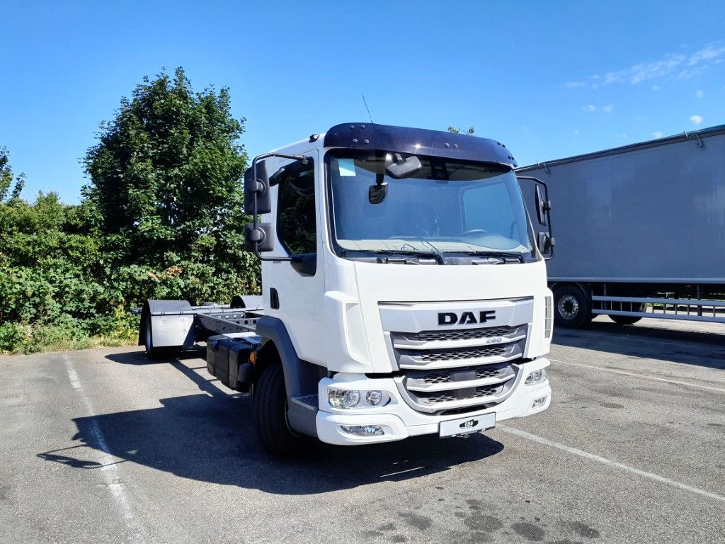 DAF FA XB 260 12t reparierter Wasserschaden - Podvozek s kabinou: obrázok 3 DAF FA XB 260 12t reparierter Wasserschaden - Podvozek s kabinou: obrázok 3