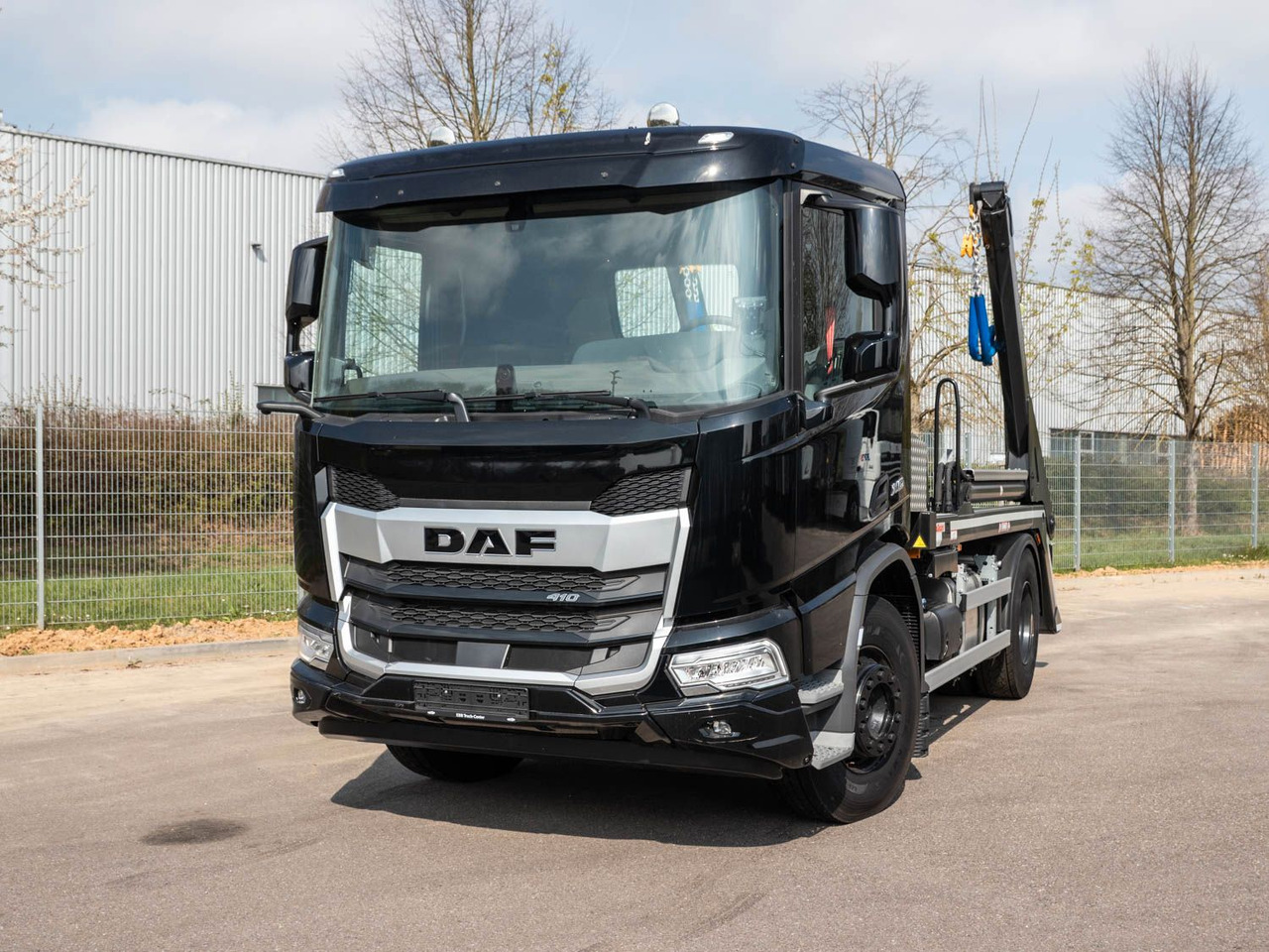 DAF FA XD 410 VDL Absetzkipper DAF FA XD 410 VDL Absetzkipper - Ramenový nosič kontajnerov: obrázok 1 DAF FA XD 410 VDL Absetzkipper DAF FA XD 410 VDL Absetzkipper - Ramenový nosič kontajnerov: obrázok 1