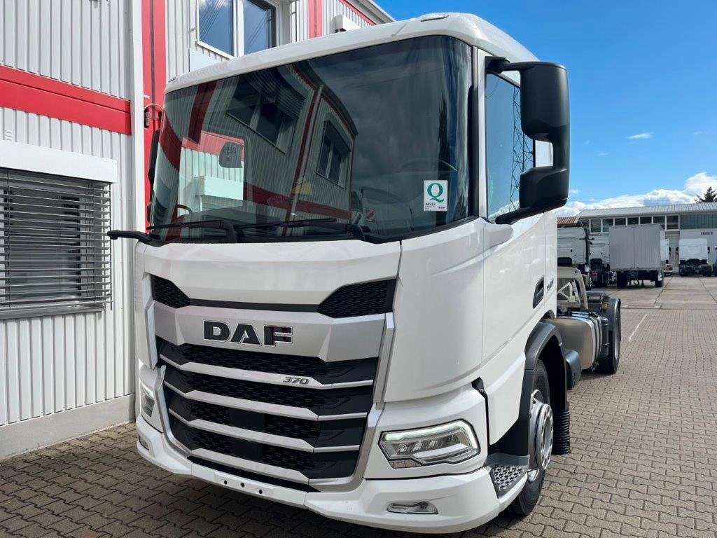 DAF XD 370 Fahrgestell - Podvozek s kabinou: obrázok 4 DAF XD 370 Fahrgestell - Podvozek s kabinou: obrázok 4