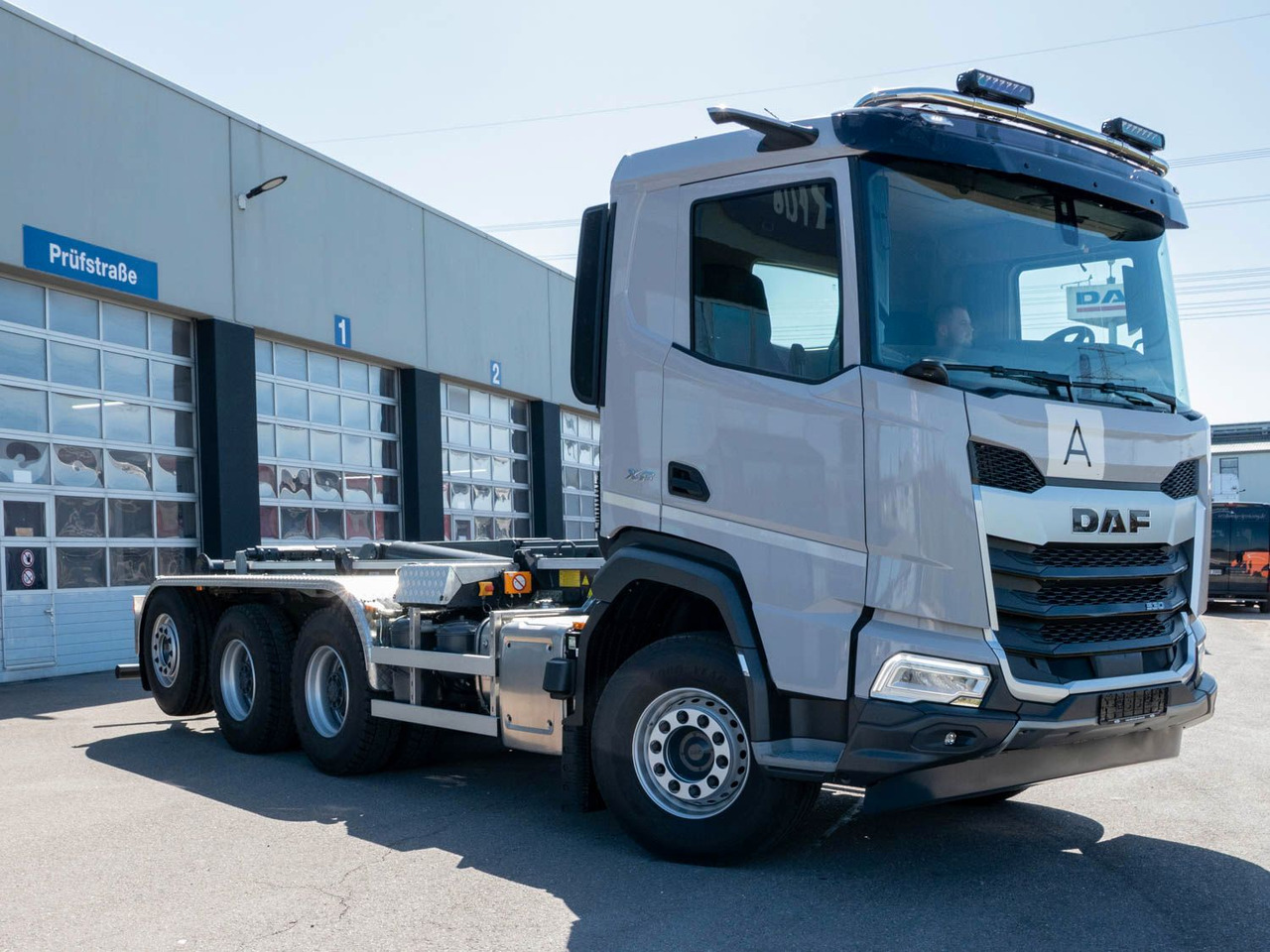 DAF XF 530 FAW mit VDL Abrollkipper DAF XF 530 FAW mit VDL Abrollkipper - Hákový nosič kontajnerov: obrázok 2 DAF XF 530 FAW mit VDL Abrollkipper DAF XF 530 FAW mit VDL Abrollkipper - Hákový nosič kontajnerov: obrázok 2
