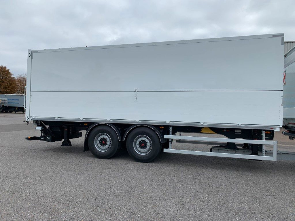 Zentralachsanhänger Swing-Board I tiefgekuppelt - Príves na přepravu nápojů: obrázok 1 Zentralachsanhänger Swing-Board I tiefgekuppelt - Príves na přepravu nápojů: obrázok 1