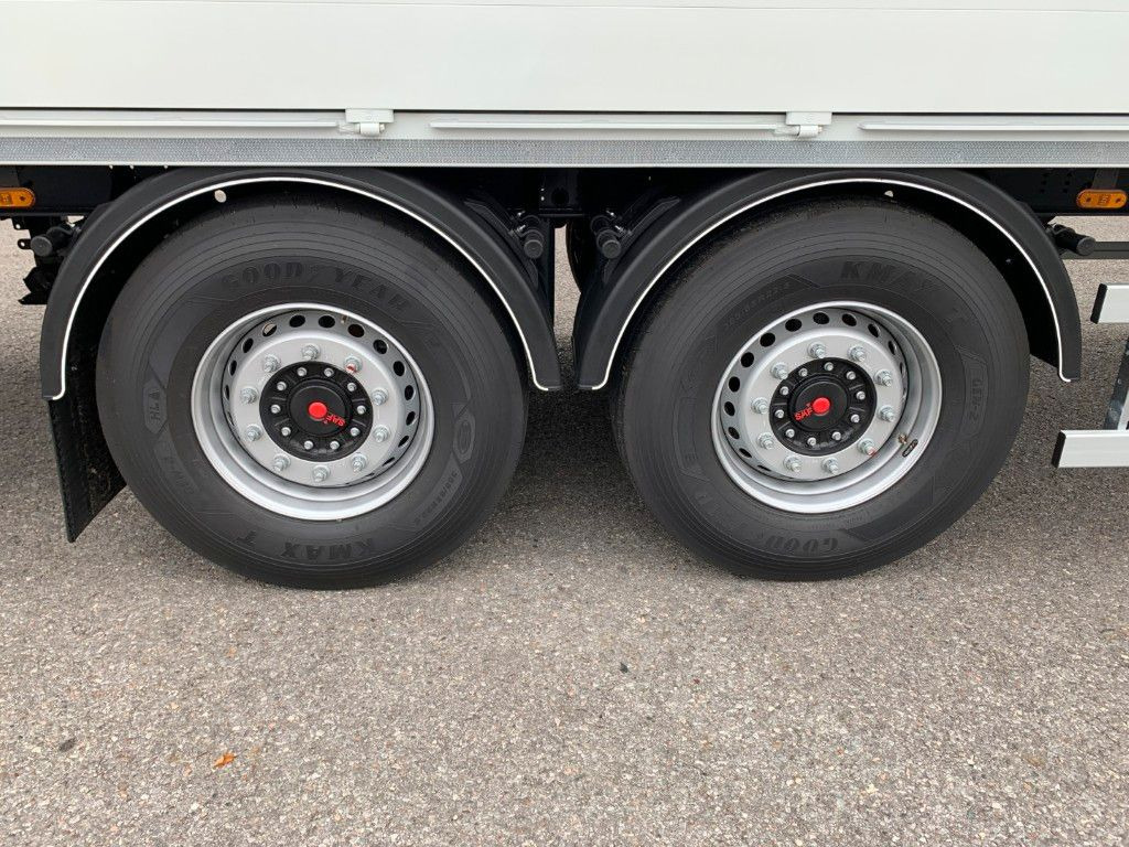 Zentralachsanhänger Swing-Board I tiefgekuppelt - Príves na přepravu nápojů: obrázok 3 Zentralachsanhänger Swing-Board I tiefgekuppelt - Príves na přepravu nápojů: obrázok 3