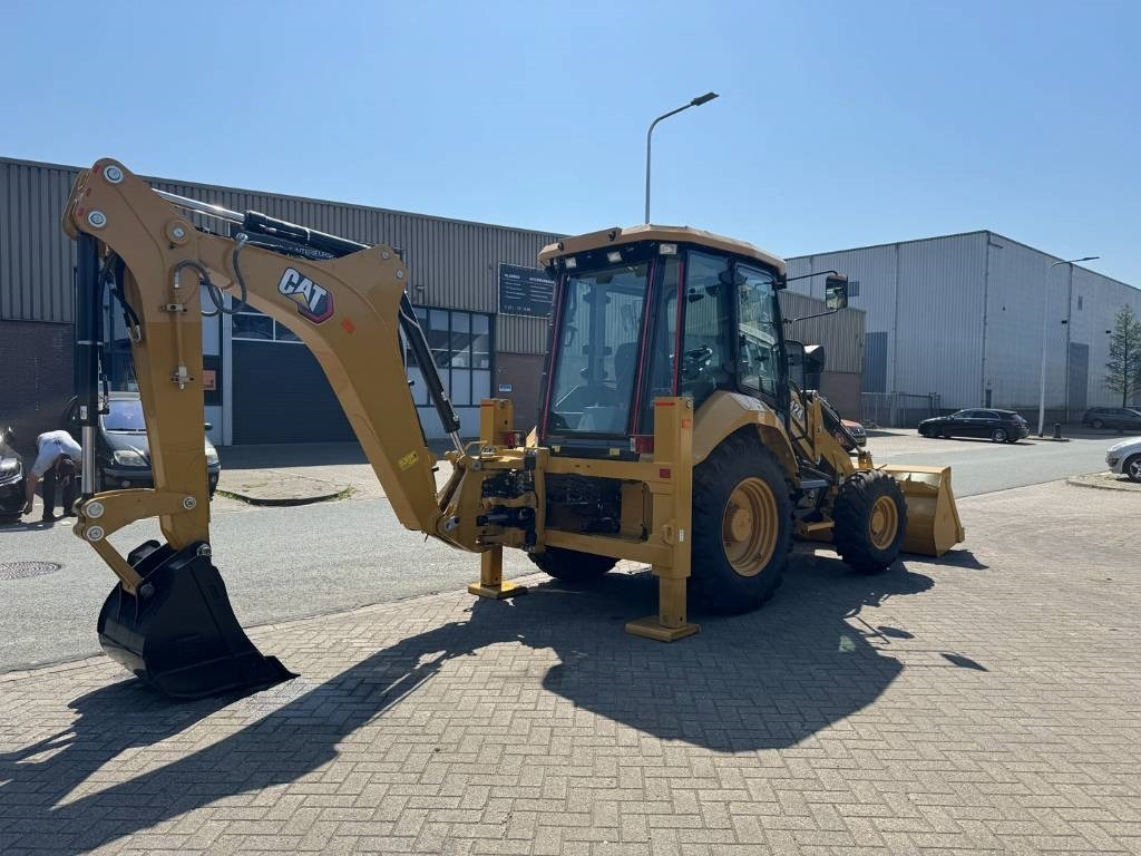 CAT 424 4X4 HAMMER LINE ( UNUSED )  - Rýpadlo-nakladač: obrázok 4 CAT 424 4X4 HAMMER LINE ( UNUSED )  - Rýpadlo-nakladač: obrázok 4