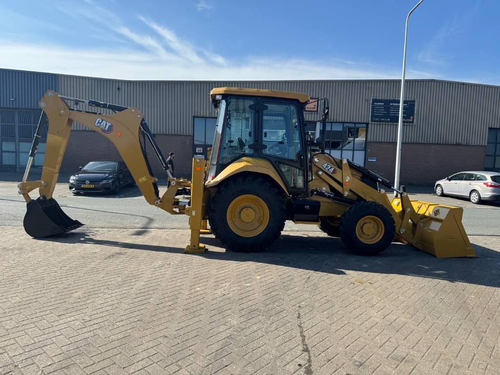 CAT 424 4X4 ( UNUSED NEW )  - Rýpadlo-nakladač: obrázok 5 CAT 424 4X4 ( UNUSED NEW )  - Rýpadlo-nakladač: obrázok 5