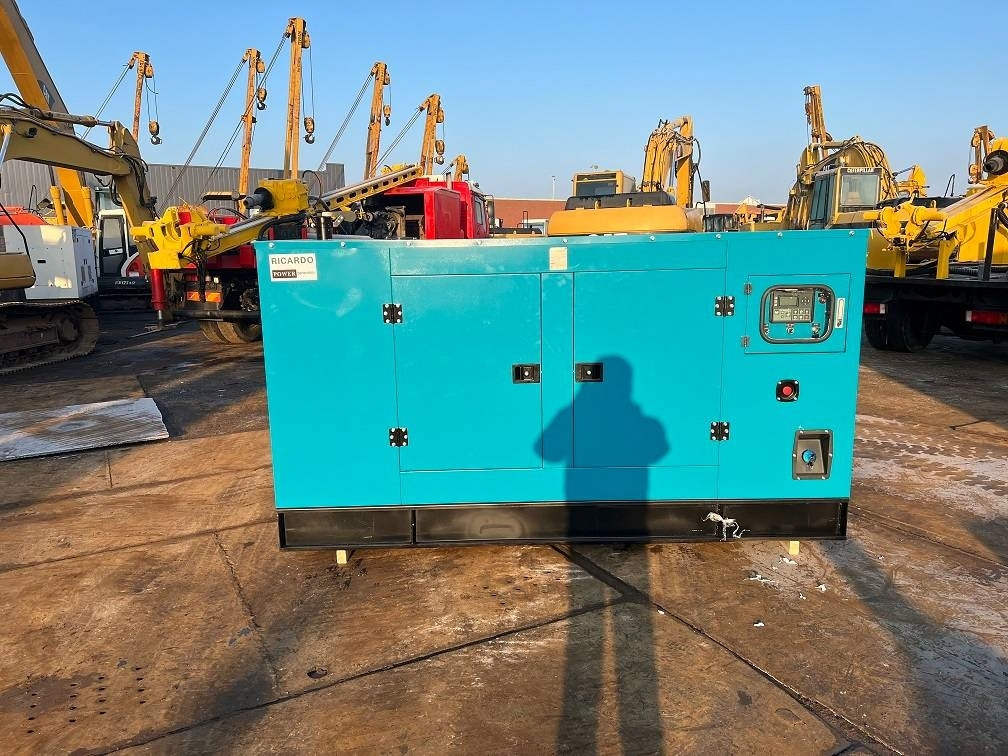 Ricardo 200kva (160KW) silent generator 3 phase 50hz 400v - Elektrický generátor: obrázok 2 Ricardo 200kva (160KW) silent generator 3 phase 50hz 400v - Elektrický generátor: obrázok 2