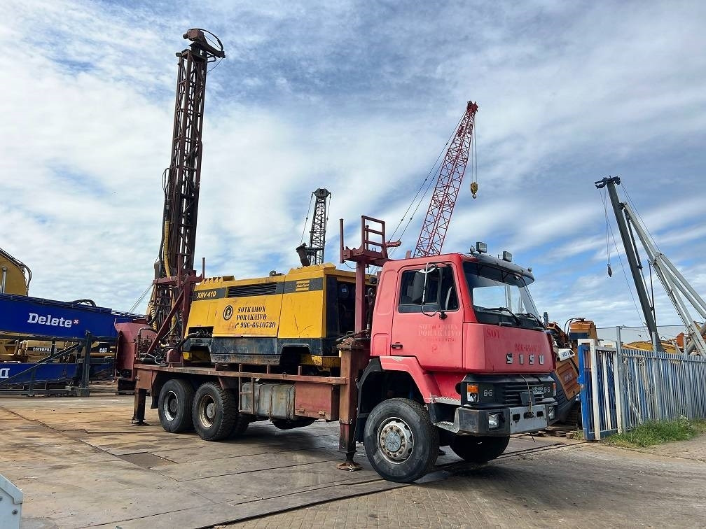 Sisu 12E480 6X6 WATER WELL DRILL ATLAS COPCO XRV410 (50 - Vrtné príslušenstvo: obrázok 1 Sisu 12E480 6X6 WATER WELL DRILL ATLAS COPCO XRV410 (50 - Vrtné príslušenstvo: obrázok 1