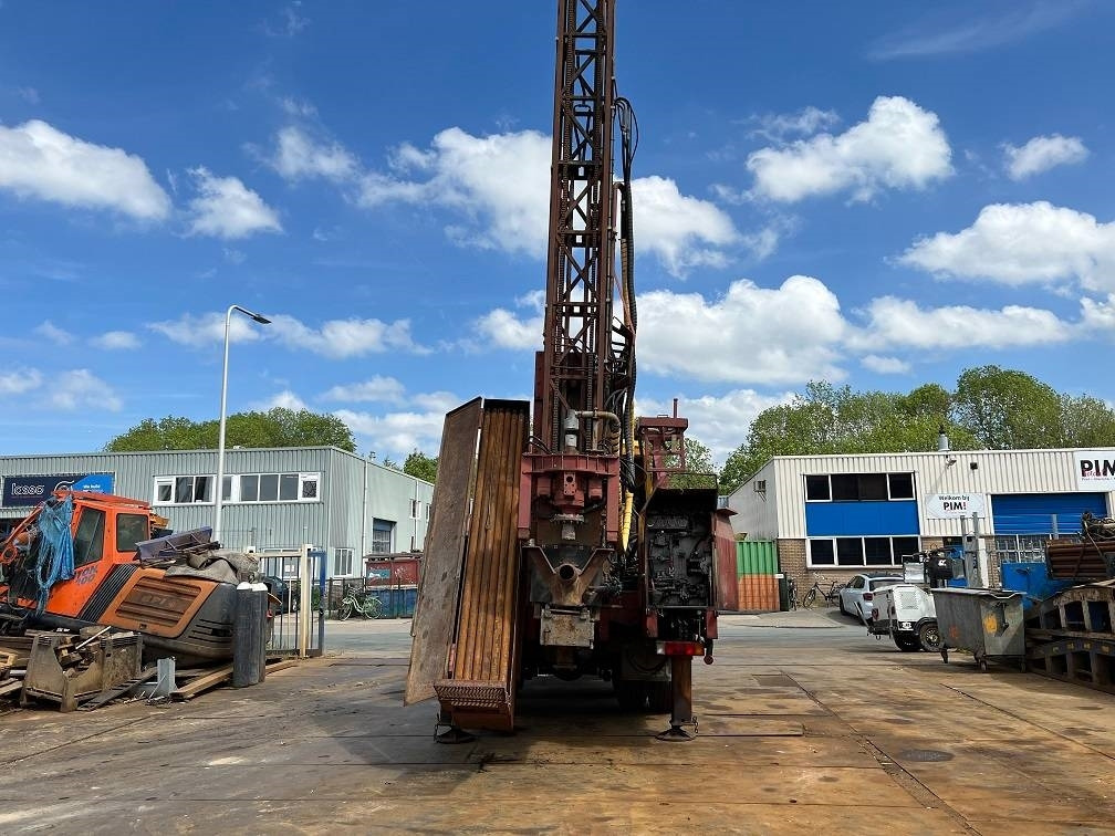Sisu 12E480 6X6 WATER WELL DRILL ATLAS COPCO XRV410 (50 - Vrtné príslušenstvo: obrázok 4 Sisu 12E480 6X6 WATER WELL DRILL ATLAS COPCO XRV410 (50 - Vrtné príslušenstvo: obrázok 4
