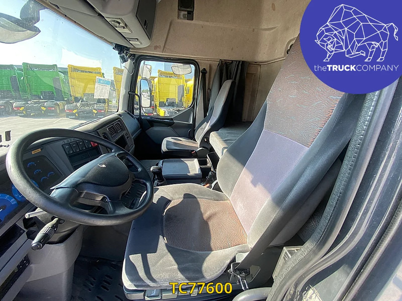 Renault Premium 320 - Plachtové nákladné vozidlo: obrázok 5 Renault Premium 320 - Plachtové nákladné vozidlo: obrázok 5