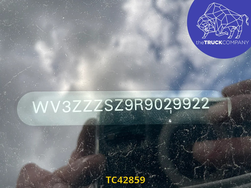 Volkswagen Crafter 2.0 TDI BOX + LIFT - Dodávka skriňová nadstavba: obrázok 3 Volkswagen Crafter 2.0 TDI BOX + LIFT - Dodávka skriňová nadstavba: obrázok 3