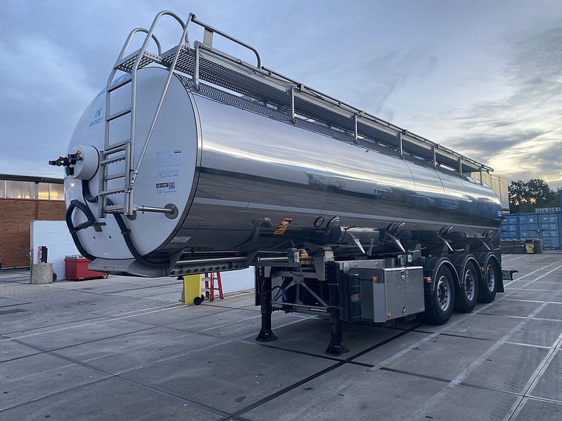 ETA SR3A FOODSTUFF MILK 4 COMP 29M3 - Cisternový náves: obrázok 1 ETA SR3A FOODSTUFF MILK 4 COMP 29M3 - Cisternový náves: obrázok 1