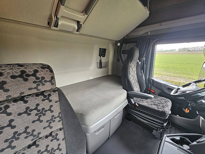 Plachtové nákladné vozidlo Scania S450 6X2*4 FORKLIFT CONN.: obrázok 7 Plachtové nákladné vozidlo Scania S450 6X2*4 FORKLIFT CONN.: obrázok 7