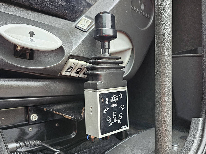 Ťahač Mercedes-Benz ACTROS 1841: obrázok 13