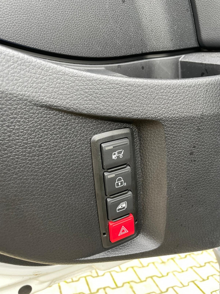 MAN TGM 12.290 Klimaauto. NAVI 7,9 Koffer+LBW Unfall - Skříňový nákladní auto: obrázok 5 MAN TGM 12.290 Klimaauto. NAVI 7,9 Koffer+LBW Unfall - Skříňový nákladní auto: obrázok 5
