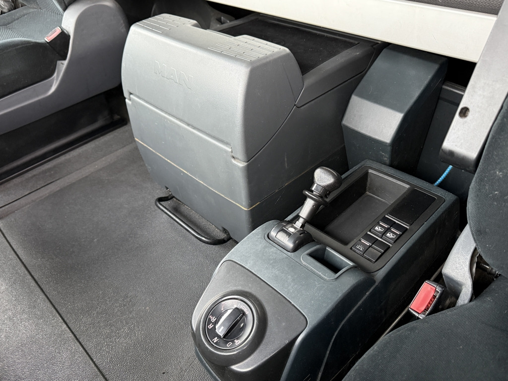 MAN TGX 18.440 XLX MEGA Klimaauto Motorbremse 2xTank - Ťahač: obrázok 4 MAN TGX 18.440 XLX MEGA Klimaauto Motorbremse 2xTank - Ťahač: obrázok 4