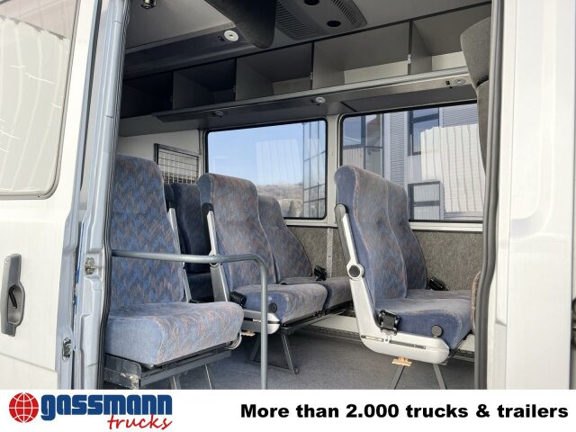 Mercedes-Benz 711 D-KA 4x2, Standklima, 11-Sitze, 2 x on stock - Minibus, Mikrobus: obrázok 4 Mercedes-Benz 711 D-KA 4x2, Standklima, 11-Sitze, 2 x on stock - Minibus, Mikrobus: obrázok 4