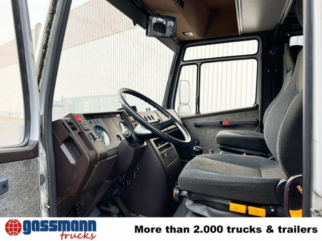 Mercedes-Benz 711 D-KA 4x2, Standklima, 11-Sitze, 2 x on stock - Skříňový nákladní auto: obrázok 3 Mercedes-Benz 711 D-KA 4x2, Standklima, 11-Sitze, 2 x on stock - Skříňový nákladní auto: obrázok 3