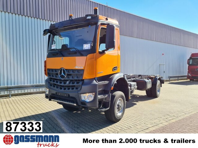 Mercedes-Benz Arocs 2033 A 4x4, Grounder, Motorabtrieb - Podvozek s kabinou: obrázok 1 Mercedes-Benz Arocs 2033 A 4x4, Grounder, Motorabtrieb - Podvozek s kabinou: obrázok 1